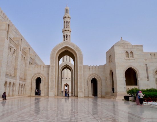 sultan-qaboos-grand-mosque.jpg