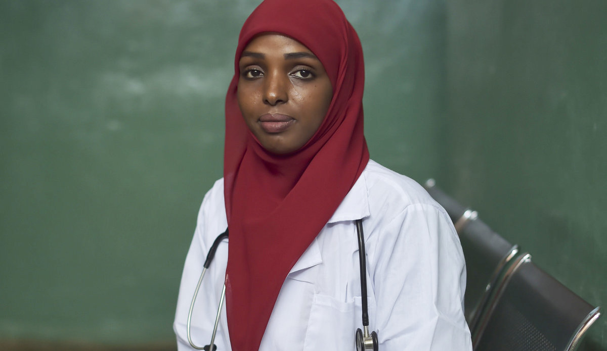 Women's health champion advocates for quality reproductive health services  in Somalia | UNSOM