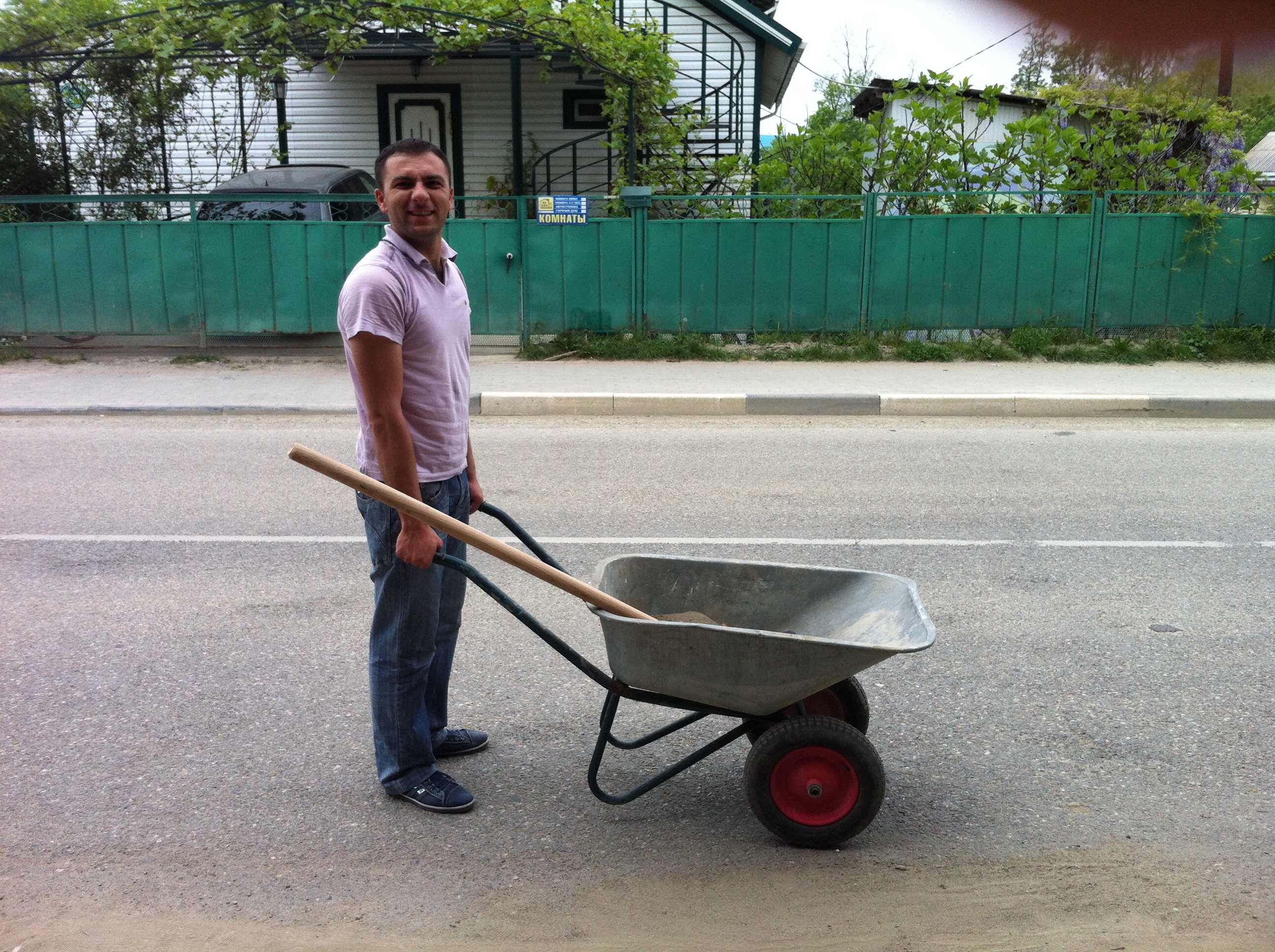 Man_with_wheelbarrow.jpg