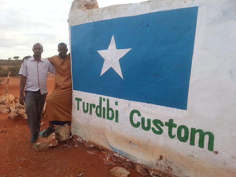 800px-Tuur-dibi_Somali_ethiopia_custom_border.jpg