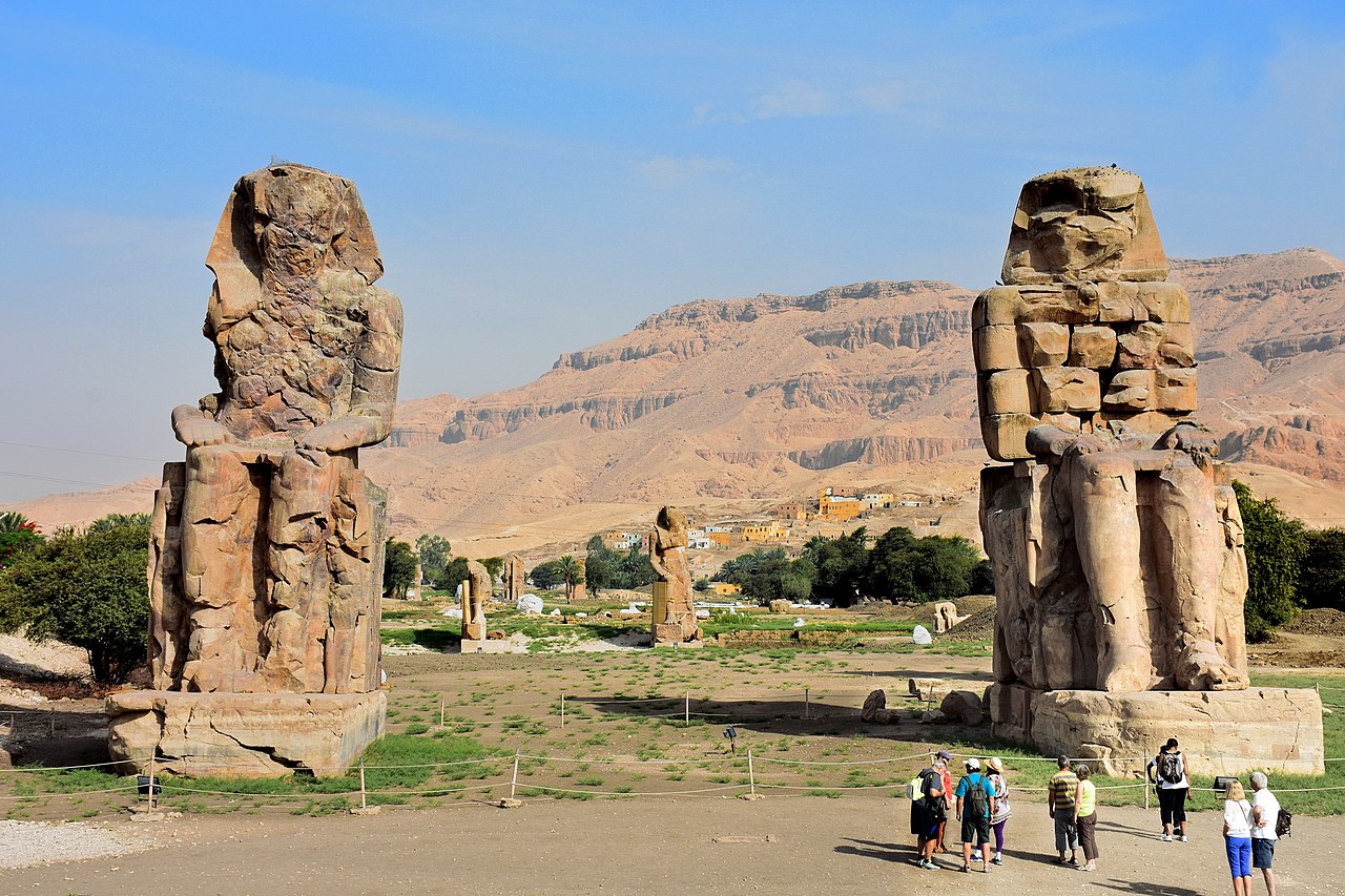1280px-Colossi_of_Memnon_May_2015_2.JPG