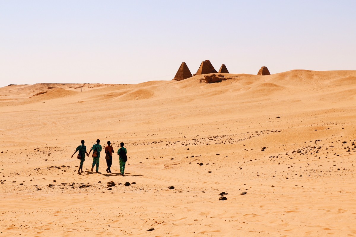 Pyramids-in-the-desert-The-Ultimate-Guide-to-backpacking-in-Sudan.-Copyright-Bunch-of-Backpackers.jpg